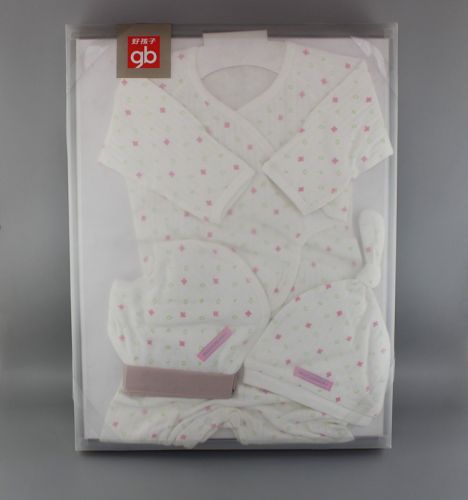 Coffret cadeau pour bébé - Vêtements + Accessoires GOODBABY Ref 1977165