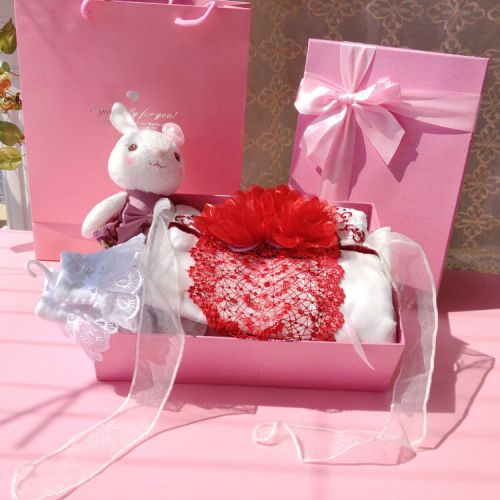 Coffret cadeau pour bébé - Vêtements + Chaussures Accessoires Ref 1978012