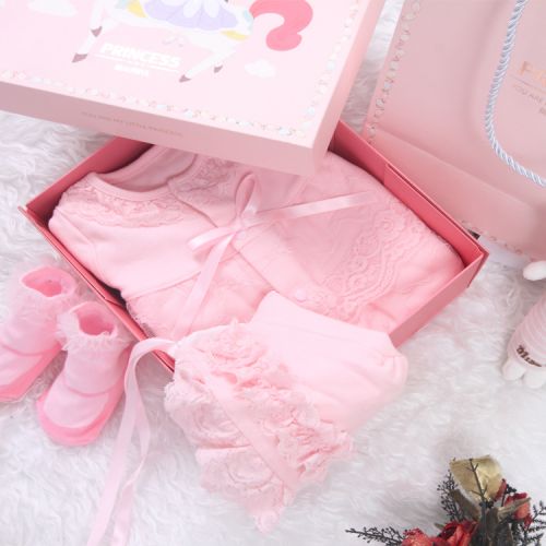 Coffret cadeau pour bébé - Vêtements + Accessoires en coton Ref 1978609