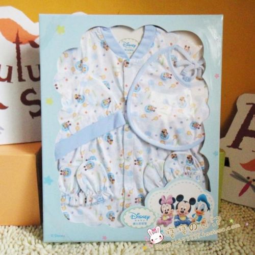 Coffret cadeau pour nouveau-né - Vêtements + Accessoires Ref 1950837