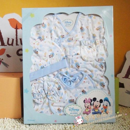 Coffret cadeau pour nouveau-né - Vêtements + Accessoires Ref 1950838