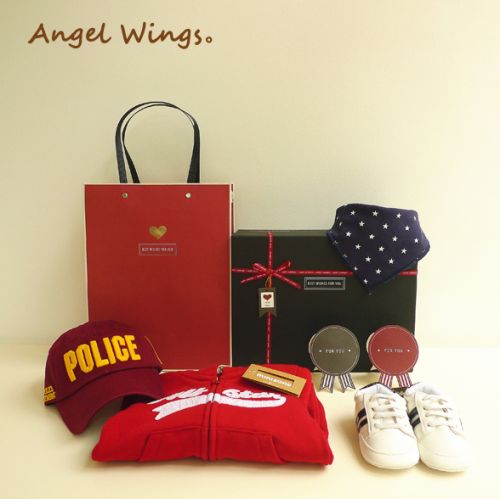 Coffret cadeau pour nouveau-né - Vêtements + Chaussures accessoires ANGEL WINGS Ref 1951625