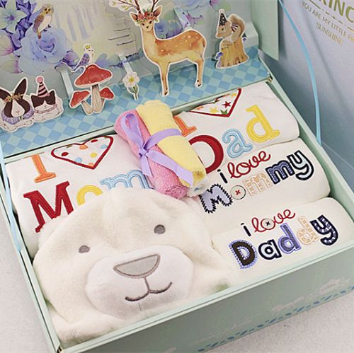 Coffret cadeau pour nouveau-né - Vêtements + Fournitures Self-made Ref 1951894