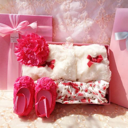 Coffret cadeau pour nouveau-né - Vêtements + Chaussures Accessoires Ref 1952625