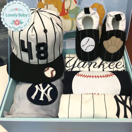 Coffret cadeau pour nouveau-né - Vêtements + Accessoires Ref 1952783