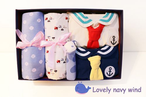 Coffret cadeau pour nouveau-né - Vêtements + Fournitures Ref 1952955