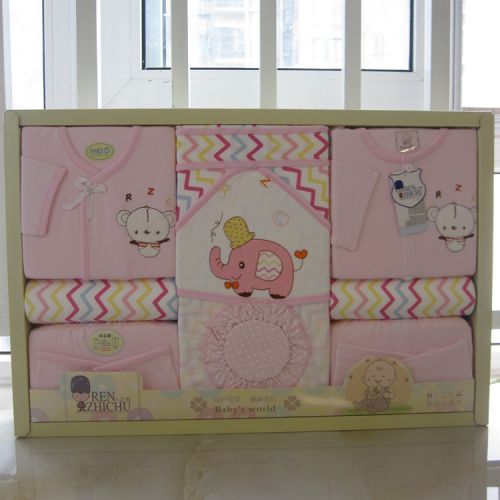 Coffret cadeau pour nouveau-né - Vêtements + Accessoires Ref 1953839