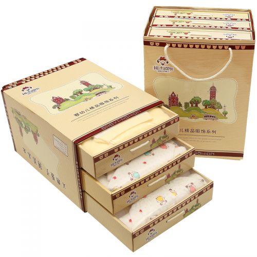 Coffret cadeau pour nouveau-né - Vêtements + Fournitures Ref 1954087