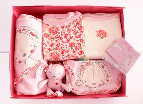 Coffret cadeau pour nouveau-né - Vêtements + Fournitures Ref 1954606