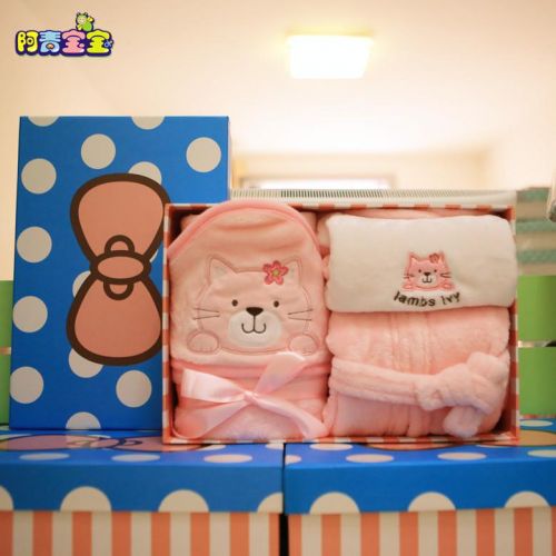 Coffret cadeau pour nouveau-né - Vêtements + Fournitures Ref 1955768