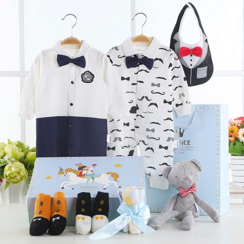 Coffret cadeau pour nouveau-né - Vêtements + Fournitures Ref 1955972