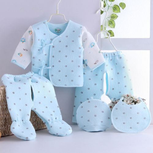 Coffret cadeau pour nouveau-né - Vêtements + Accessoires Ref 1956188