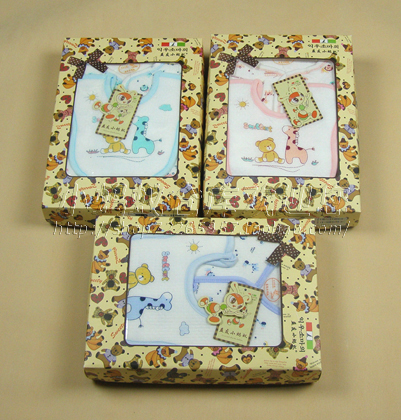 Coffret cadeau pour nouveau-né - vêtements Ref 1956219