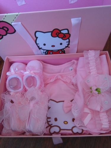 Coffret cadeau pour nouveau-né - Vêtements + Chaussures accessoires Ref 1956499