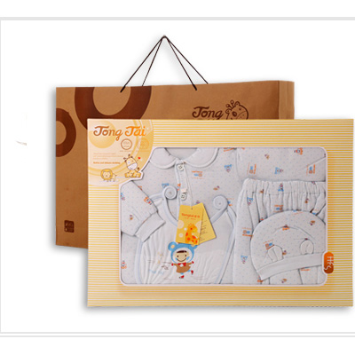 Coffret cadeau pour nouveau-né - Vêtements + Fournitures Ref 1957087