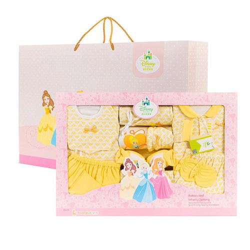 Coffret cadeau pour nouveau-né - Vêtements + Accessoires DS070 Ref 1957802