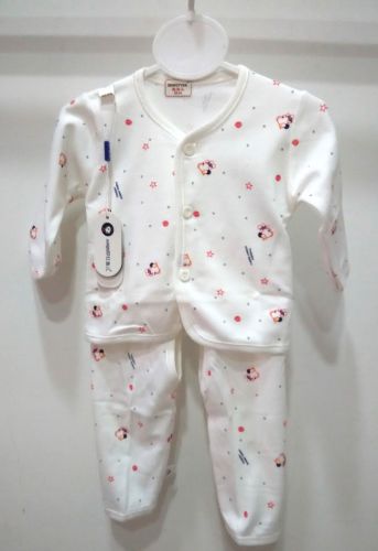 Coffret cadeau pour nouveau-né - Kit d'accessoires Ref 1958648