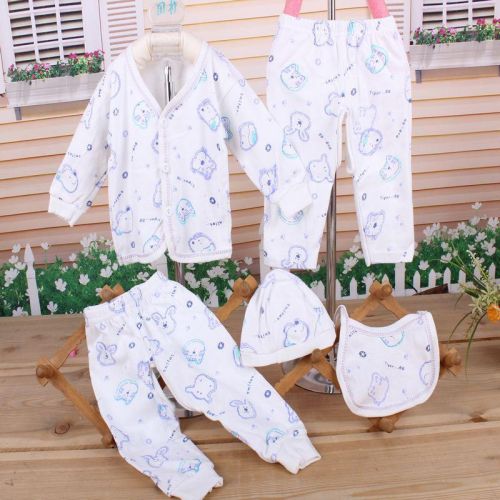 Coffret cadeau pour nouveau-né - Vêtements + Accessoires Ref 1958680