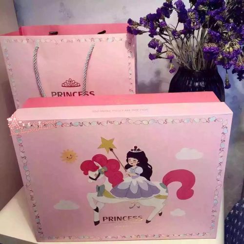 Coffret cadeau pour nouveau-né - Ref 1959994