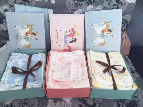 Coffret cadeau pour nouveau-né - Ref 1960044