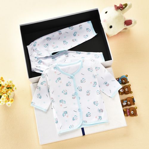 Coffret cadeau pour nouveau-né - vêtements Ref 1960290