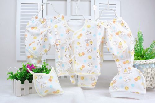 Coffret cadeau pour nouveau-né - Kit d'accessoires Ref 1960973