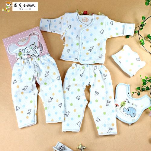 Coffret cadeau pour nouveau-né - Vêtements + Accessoires a2a Ref 1961037