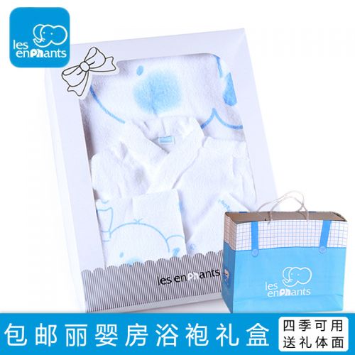 Coffret cadeau pour nouveau-né - Vêtements + Accessoires LES ENPHANTS Ref 1961441