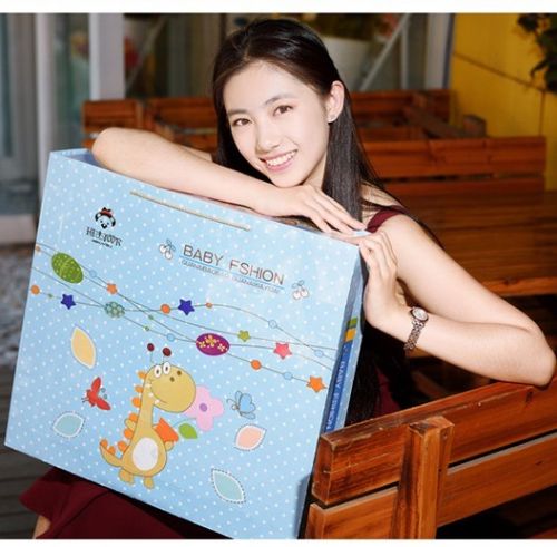 Coffret cadeau pour nouveau-né - Vêtements + Chaussures accessoires BANJVALL 11-029-0061 Ref 1961922