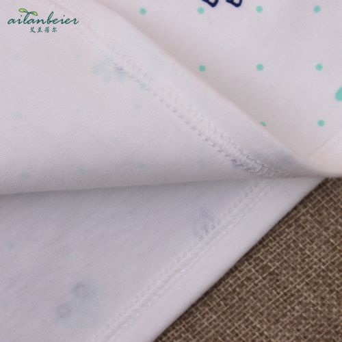 Coffret cadeau pour nouveau-né - Vêtements + Fournitures Ref 1962284