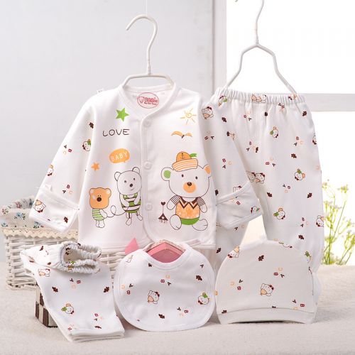 Coffret cadeau pour nouveau-né - Vêtements + Fournitures Ref 1962885