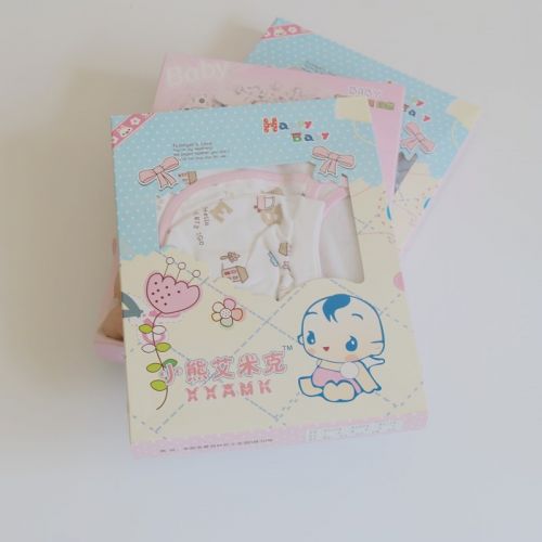 Coffret cadeau pour nouveau-né - vêtements Voir la description Ref 1963315