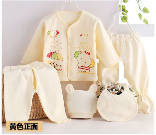 Coffret cadeau pour nouveau-né - Vêtements + Accessoires Ref 1964132