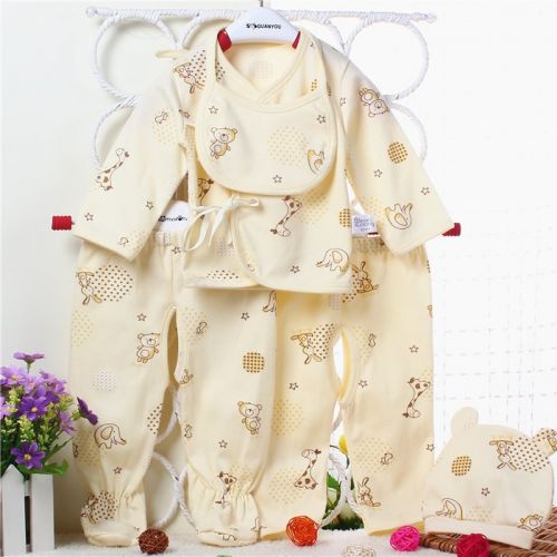 Coffret cadeau pour nouveau-né - vêtements 1243K Ref 1964461