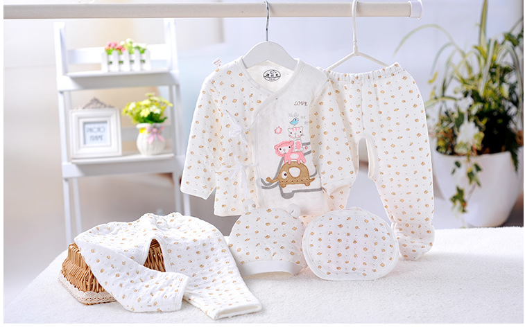 Coffret cadeau pour nouveau-né - Vêtements + Accessoires MRBABY Ref 1964464