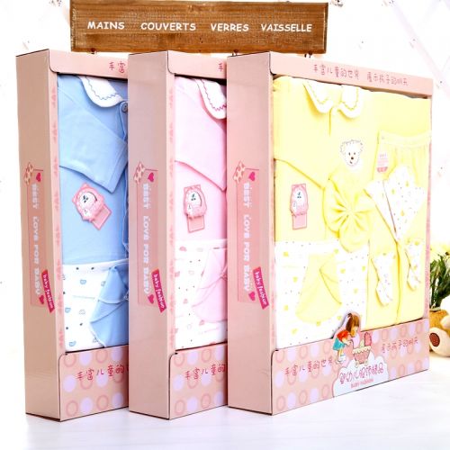 Coffret cadeau pour nouveau-né - Vêtements + Accessoires Ref 1964944