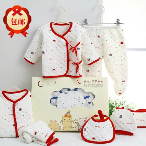 Coffret cadeau pour nouveau-né - Vêtements + Accessoires Ref 1965056