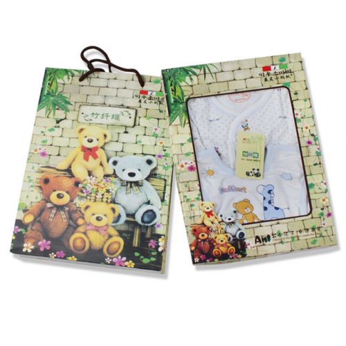 Coffret cadeau pour nouveau-né - Vêtements + Accessoires MN4 Ref 1965205