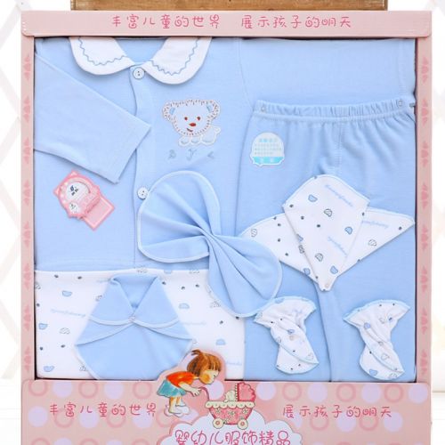 Coffret cadeau pour nouveau-né - Vêtements + Accessoires Ref 1965910