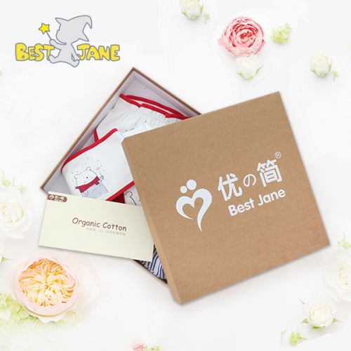 Coffret cadeau pour nouveau-né - Vêtements + Chaussures accessoires coffrets cadeaux nouveau-nés Ref 1974943