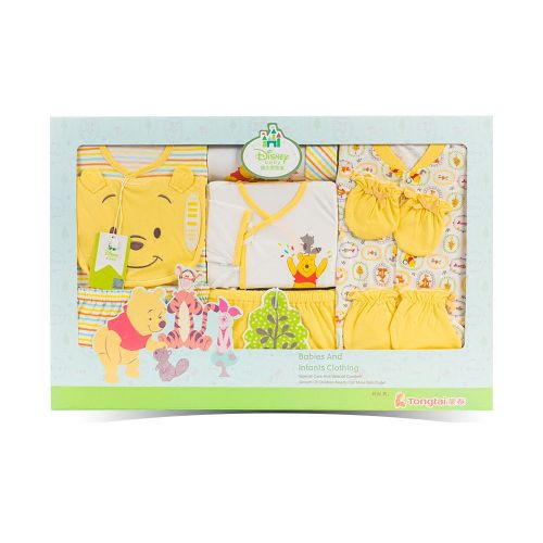 Coffret cadeau pour nouveau-né - Vêtements + Accessoires DS072 Ref 1975276