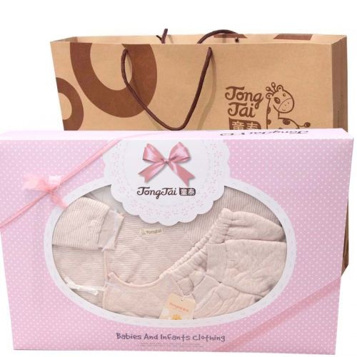 Coffret cadeau pour nouveau-né - Vêtements + Accessoires Ref 1975524