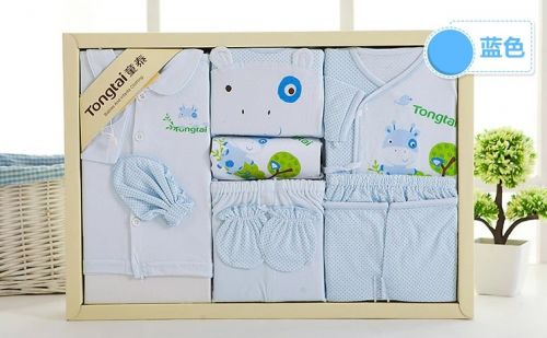 Coffret cadeau pour nouveau-né - Vêtements + Accessoires Ref 1975930