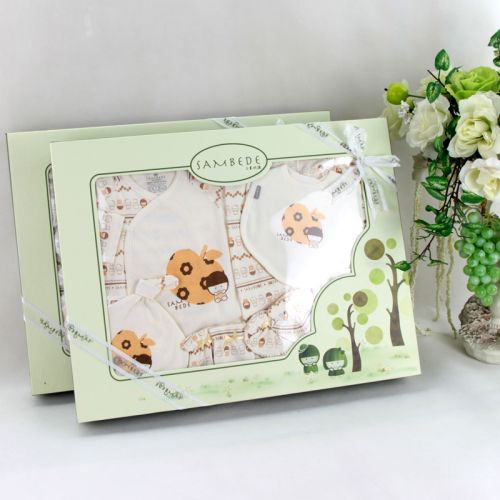 Coffret cadeau pour nouveau-né - Vêtements + Accessoires Ref 1976747