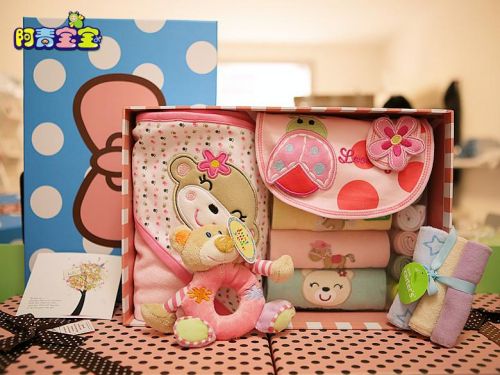 Coffret cadeau pour nouveau-né - Vêtements + Accessoires Ref 1976960