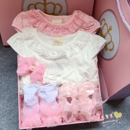 Coffret cadeau pour nouveau-né - Vêtements + Chaussures Accessoires Ref 1977384