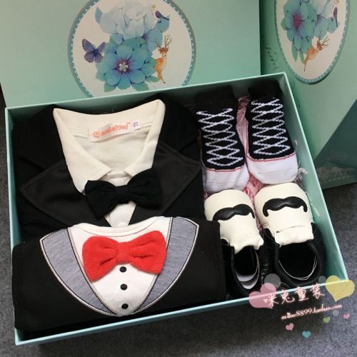 Coffret cadeau pour nouveau-né - Vêtements + Chaussures accessoires Ref 1977403