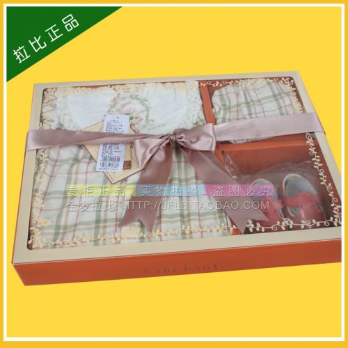 Coffret cadeau pour nouveau-né - Vêtements + Chaussures Accessoires Ref 1977640