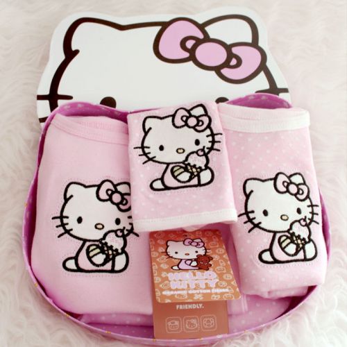 Coffret cadeau pour nouveau-né - Vêtements + Fournitures Ref 1978017