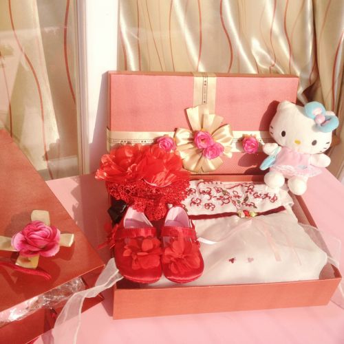 Coffret cadeau pour nouveau-né - Vêtements + Accessoires Ref 1978018